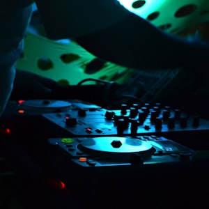 DJ夜猫2016最新夜店狂热英文电音DJ串烧