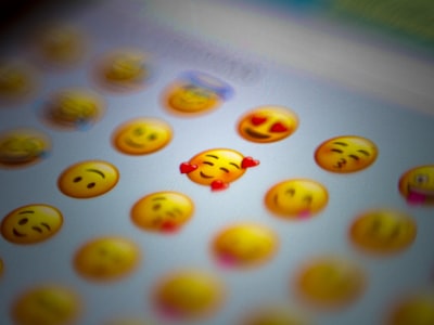 emojis apps and games