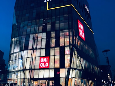 uniqlo apps and games