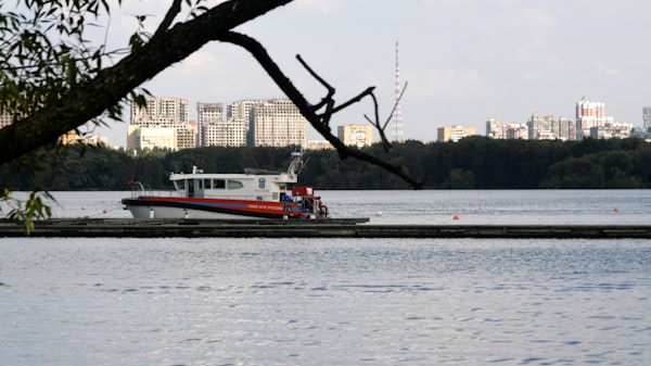 Omissão do governo gaúcho: Falta de fiscalização na habilitação e multas para barcos usados em resga