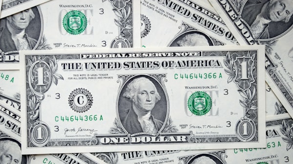 Por que o dólar subiu para R$ 5,06? Descubra o que isso significa para você.
