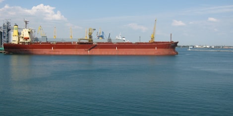 hybrid crew transfer vessel